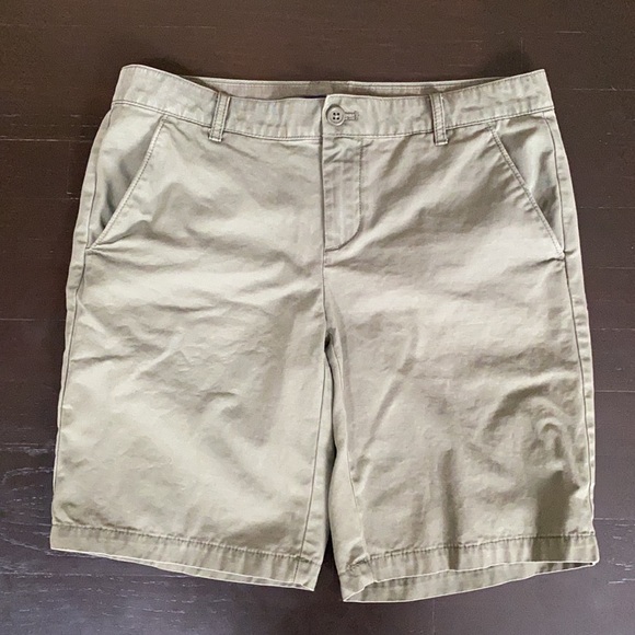 GAP Cotton Shorts With Front & Back Pockets Olive Green Sz 4 - Picture 2 of 4